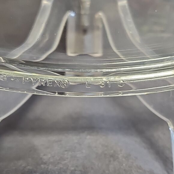 Pyrex L-31-C Oval Lid, Corning White Flora, Fits 1.25 Quart Casserole - Picture 8 of 10